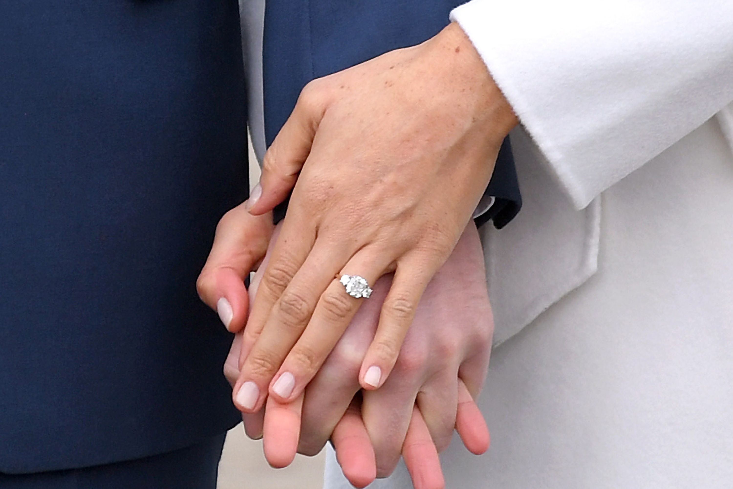 meghan-markle-engagement-ring-1511964421